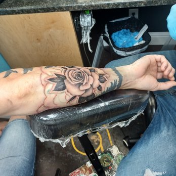 Love Hurts Tattoo - Tattoo Near Me - Chico, California Love Hurts Tattoo - Tattoo Near Me - Chico, California