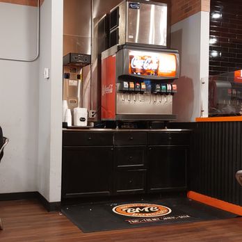 Build My Burgers - Fountain machine, Note the water option distributes VERY slowly. - New American Near Me - Orlando, Florida Build My Burgers - Fountain machine, Note the water option distributes VERY slowly. - New American Near Me - Orlando, Florida