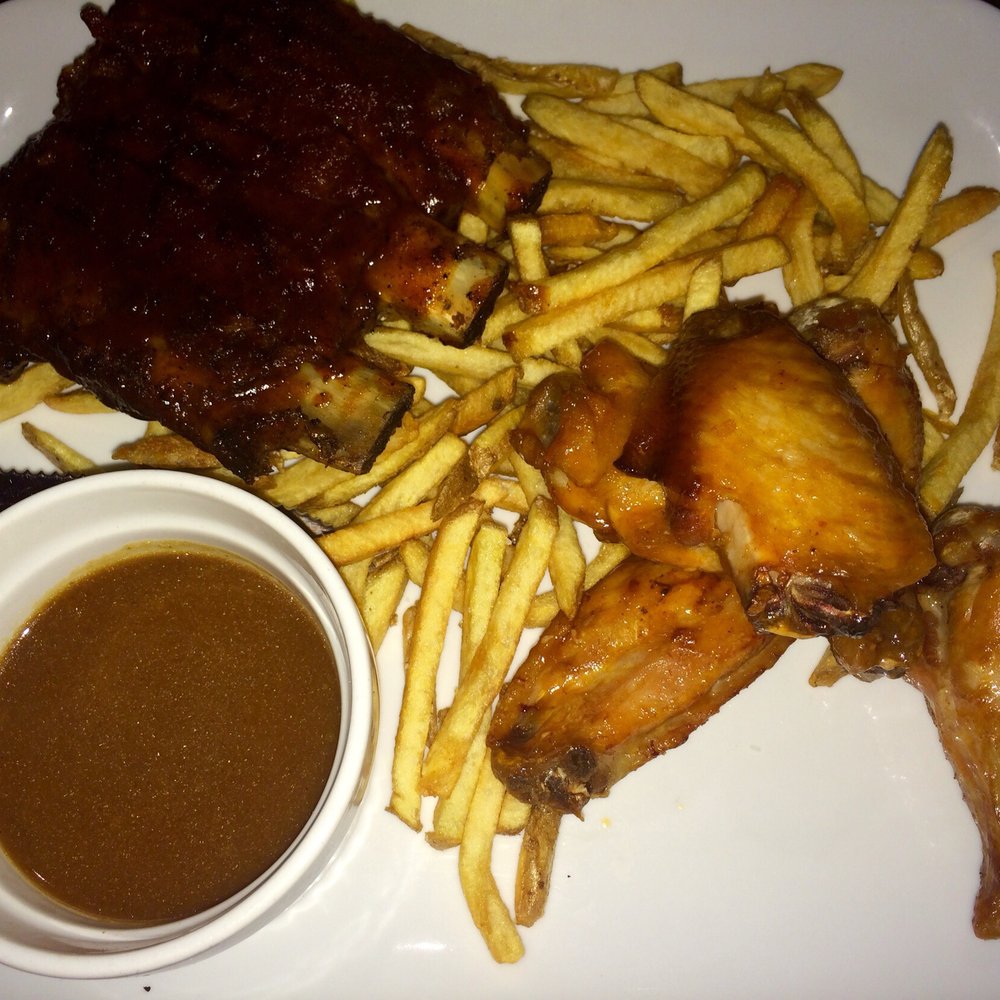 The Black Wolf Smokehouse - Ribs and wings - Smokehouse Near Me - Orangeville, Ontario