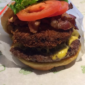 Shake Shack Dumbo - Oh yeaaaah - Burgers Near Me - Brooklyn, New York