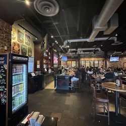 BJ's Restaurant & Brewhouse - Bar Area