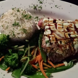 The Subterranean - Seared Ahí tuna, basmati rice and vegetables