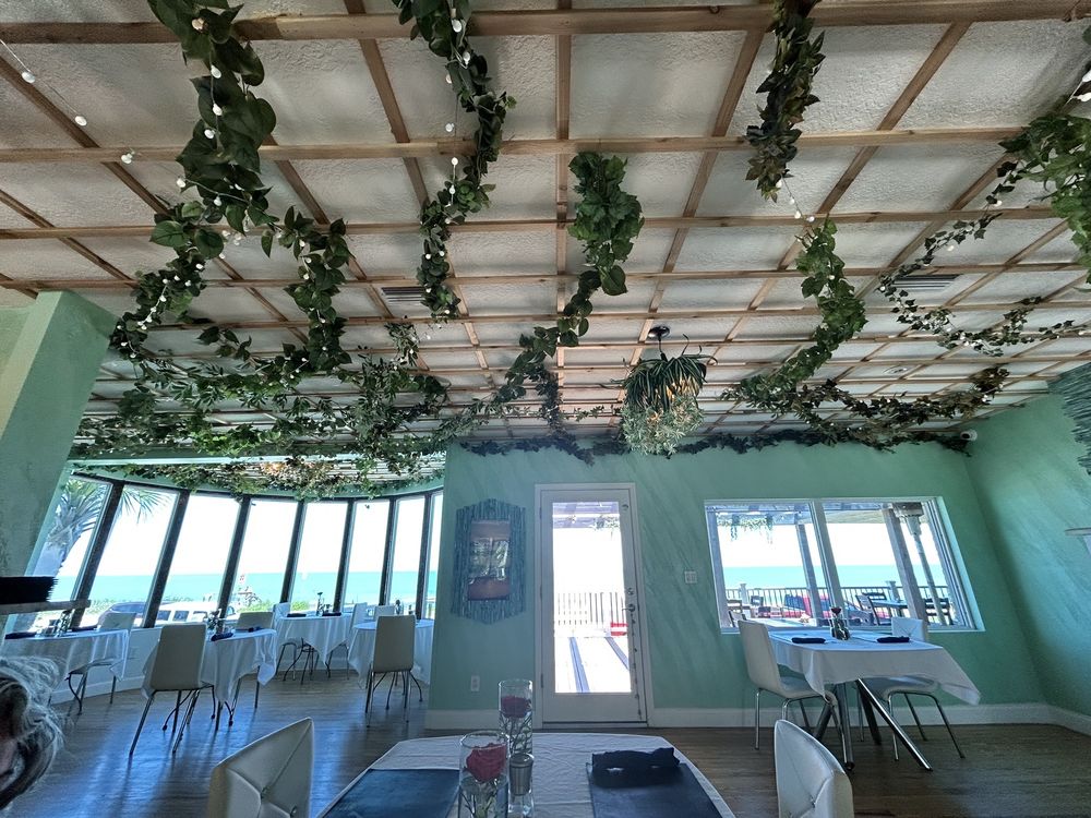 THE PERGOLA AT GOLDEN MAGNOLIA RESORT Updated August 2024 1104 S Ocean Shore Blvd, Flagler