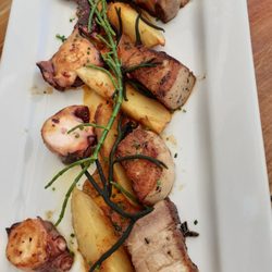 CBbC Cala Bassa Beach Club - Un pulpito con patatas y tocino