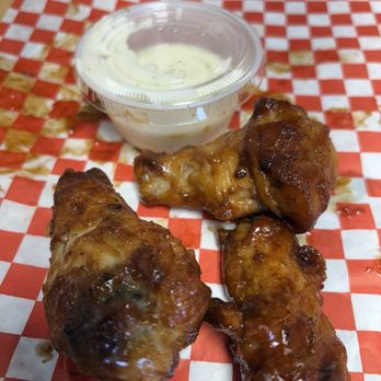 Cash's Pizza & Pasta - Honey bbq Chicken wings - Pizza Near Me - Van Nuys, California