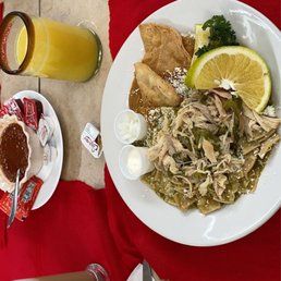 Chilaquiles con pollo