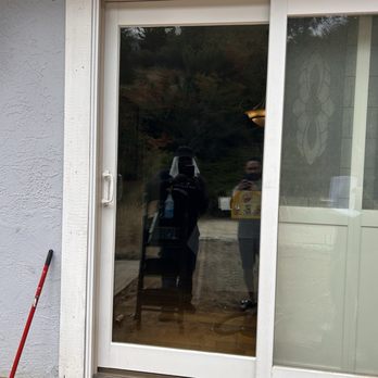 Roxy Glass Company - Brand new window installed - Glass & Mirrors Near Me - Newark, California Roxy Glass Company - Brand new window installed - Glass & Mirrors Near Me - Newark, California