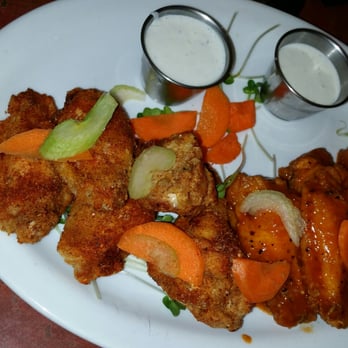 Canvas Artistry - Appetizer special tonight 10 wings for $8.00 One really big wing was undercooked. The rest were great 1/2 wet 1/2 dry rub - Tacos Near Me - Albuquerque, New Mexico Canvas Artistry - Appetizer special tonight 10 wings for $8.00 One really big wing was undercooked. The rest were great 1/2 wet 1/2 dry rub - Tacos Near Me - Albuquerque, New Mexico