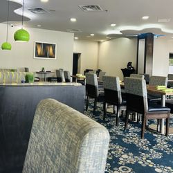 Frequency Restaurant & Lounge - Seating area