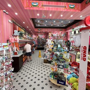 Sloan's - Doral - Inside - Ice Cream & Frozen Yogurt Near Me - Doral, Florida Sloan's - Doral - Inside - Ice Cream & Frozen Yogurt Near Me - Doral, Florida