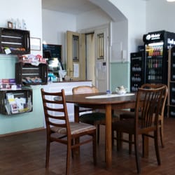 Café "v-cake" - Café V-cake von innen.