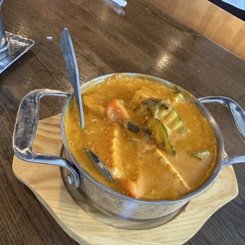 Sweetee Thai Cafe - Yellow curry with tofu - Thai Near Me - Artesia, California Sweetee Thai Cafe - Yellow curry with tofu - Thai Near Me - Artesia, California