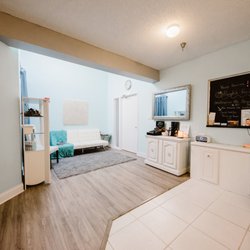 Viziato By Jana Marie's Esthetics - Relax and unwind as soon as you come in.