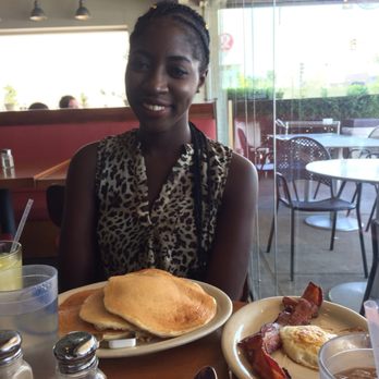 Blue Moon Cafe - Bakeries Near Me - Tulsa, Oklahoma