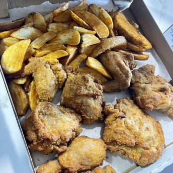 Santa Barbara Pizza & Chicken - Chicken and Wedges - Pizza Near Me - Bakersfield, California Santa Barbara Pizza & Chicken - Chicken and Wedges - Pizza Near Me - Bakersfield, California