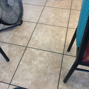 Golden Wok - Floors are clean.  No hair or food crumbs.  That's a positive. - Chinese Near Me - Deerfield Beach, Florida