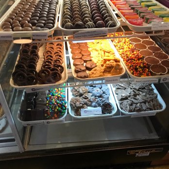 Mr. D's - Mmmmm my waist is expanding - Bakeries Near Me - Wallingford, Connecticut