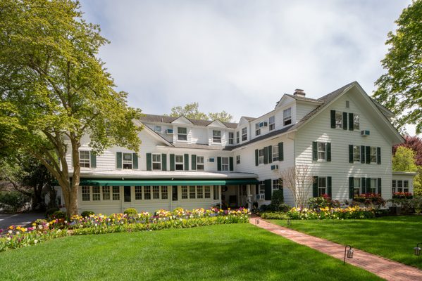 Huntting Inn by null