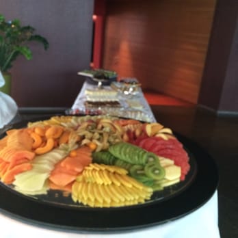 Park Weggis - Beautiful fresh fruit platter - Steakhouses Near Me - Weggis, LU