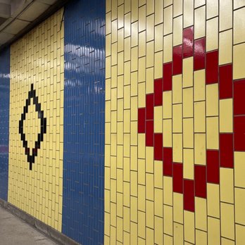 Lansdowne Subway Station - Public Transportation Near Me - Toronto, Ontario