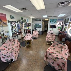 Linked Up Barbering - The shop