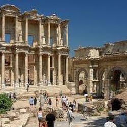 Tour Guides Atakan Akmeşe - Celsus Library- Ephesus