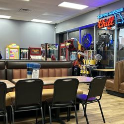 J&S Pizza - Game room