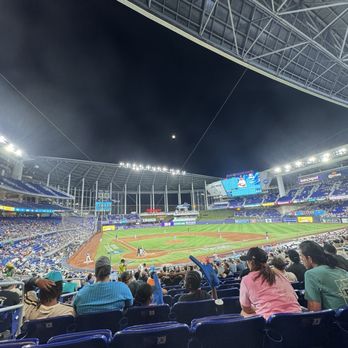 LoanDepot Park - Stadiums & Arenas Near Me - Miami, Florida