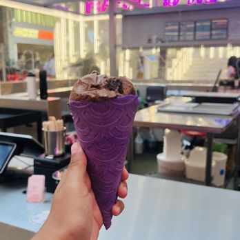 Flower & Cream - Lavender cone - Ice Cream & Frozen Yogurt Near Me - Houston, Texas
