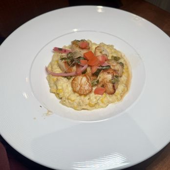 York Harbor Inn - "Pan Seared Lemon Caper Sea Scallops" - Hotels Near Me - York Harbor, Maine York Harbor Inn - "Pan Seared Lemon Caper Sea Scallops" - Hotels Near Me - York Harbor, Maine