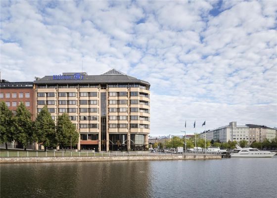 Hilton Helsinki Strand by null