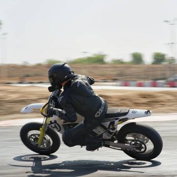 Live 100 Moto - Motorcycle Rental Near Me - Hawthorne , California Live 100 Moto - Motorcycle Rental Near Me - Hawthorne , California