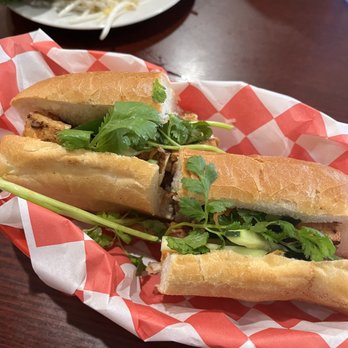 Yummy Pho House - Tofu banh mi - Vietnamese Near Me - Magnolia, Texas