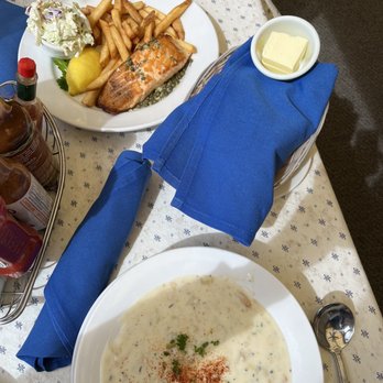 Sandbar & Grill - Blackened salmon and clam chowder - Seafood Near Me - Monterey, California Sandbar & Grill - Blackened salmon and clam chowder - Seafood Near Me - Monterey, California