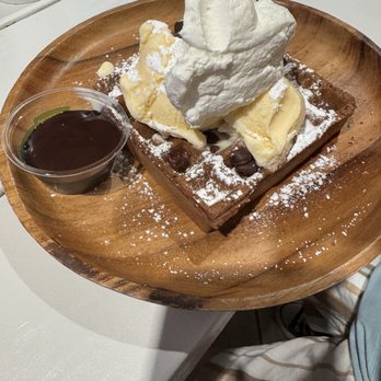 Waffle and Berry - Waffles Near Me - Honolulu, Hawaii