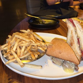 Tap 42 - Kendall - Steak Sandwich - New American Near Me - Miami, Florida Tap 42 - Kendall - Steak Sandwich - New American Near Me - Miami, Florida