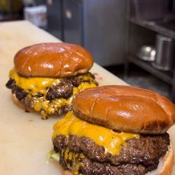 Nice Guys Burgers - Michelin double cheeseburger