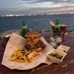 Crabbys - Crabby's Burger