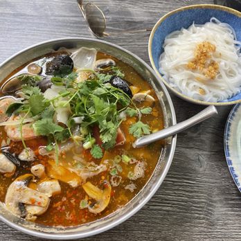 Sriracha Thai Restaurant - Tom Yum Soup - Thai Near Me - Carson, California Sriracha Thai Restaurant - Tom Yum Soup - Thai Near Me - Carson, California