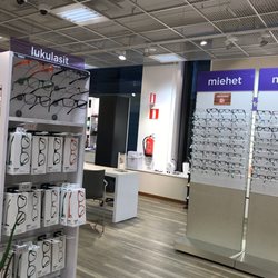 Silmäasema - Sisäänkäynnin vieressä sankaesittely