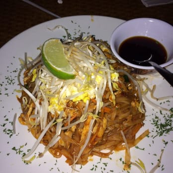 Pho 79 - Pinecrest - Chicken Pad Thai - Vietnamese Near Me - Pinecrest, Florida