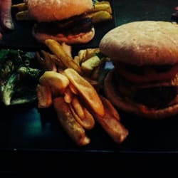 The Bootleg - Burger n burger n Guiness :)