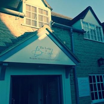 The Lodge at Broadway - Bed & Breakfast Near Me - Broadway, WOR