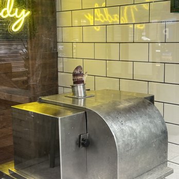 Sugarcane Daddy - Juice in the making - Juice Bars & Smoothies Near Me - New York, New York Sugarcane Daddy - Juice in the making - Juice Bars & Smoothies Near Me - New York, New York