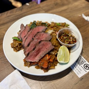 Muay Thai Restaurant and Bar - Sports Bars Near Me - Toronto, Ontario