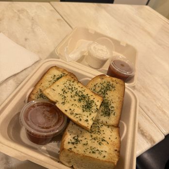 Amina Pizzeria - Garlic bread + 1 side ranch + 1 side extra marinara - Pizza Near Me - Honolulu, Hawaii