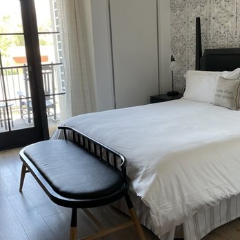 The Advenire - VERY comfortable bed - Hotels Near Me - St. George, Utah The Advenire - VERY comfortable bed - Hotels Near Me - St. George, Utah