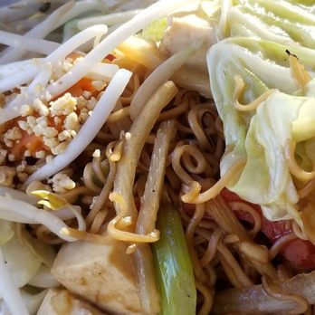 Thai Basil - Veggie chow mein - Thai Near Me - Saugus, California