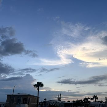 Sauder's Landing Restaurant - Beautiful skies - Seafood Near Me - Jensen Beach, Florida Sauder's Landing Restaurant - Beautiful skies - Seafood Near Me - Jensen Beach, Florida