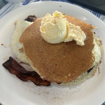Kitchen Little - Pancake sandwich with jalapeño bacon - Breakfast & Brunch Near Me - Mystic, Connecticut Kitchen Little - Pancake sandwich with jalapeño bacon - Breakfast & Brunch Near Me - Mystic, Connecticut